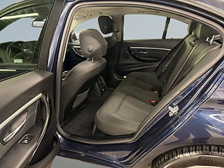 BMW 320D xDrive Sedan S&V-hjul/Farthållare/Parkeringssensorer