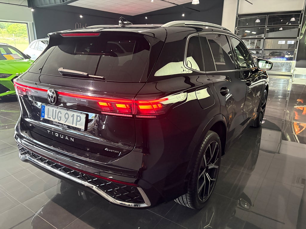 Volkswagen Tiguan 2.0 TDI R-line 4Motion Värmare Läder - bild 12