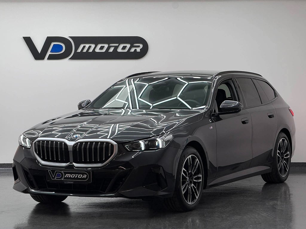 BMW 540 d xDrive Touring M-Sport Panorama B&W 360 HuD 303hk