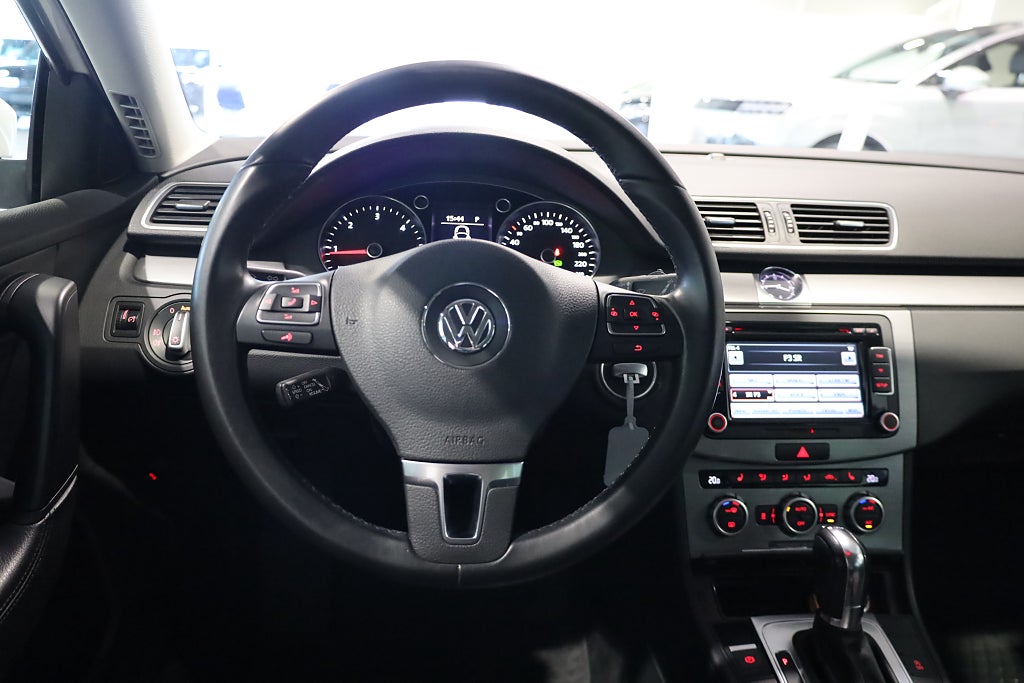Volkswagen Passat 2.0 TDI AUT 4Motion R-line Drag Kamera Drag Läder 2013