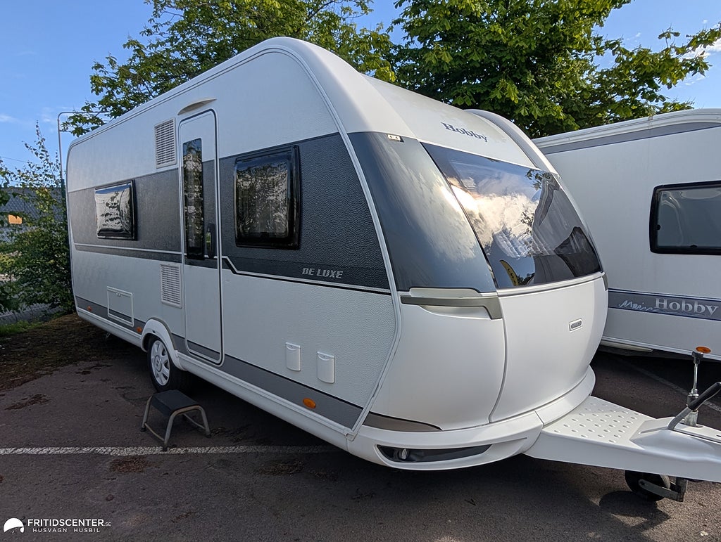 Hobby De Luxe 495 WFB * Smidig vagn / Dubbelbädd / Rymligt badrum