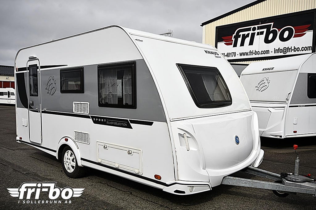 Knaus 420 QD Sport Silver Selection, Dubbelbädd