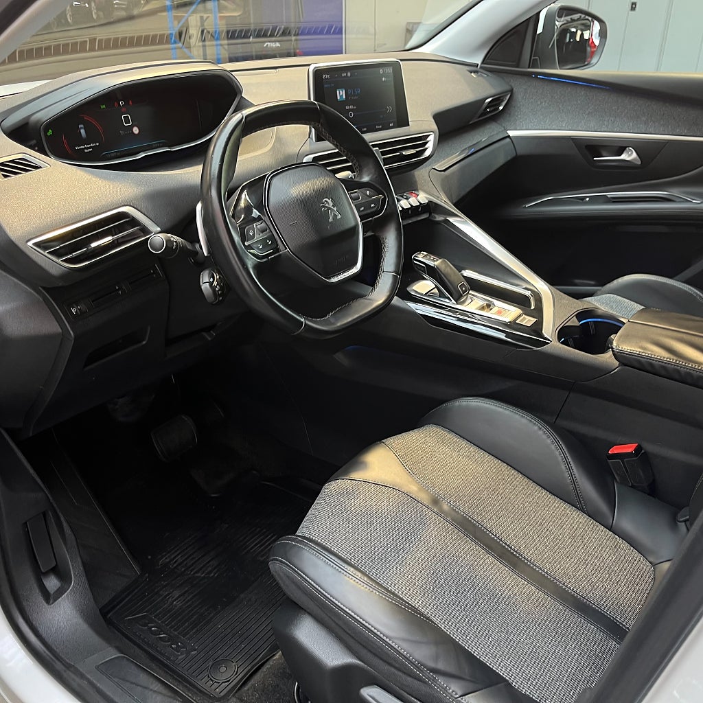 Peugeot 3008 1.2 PureTech 130 EAT Allure Carplay Farthållare Dragkro