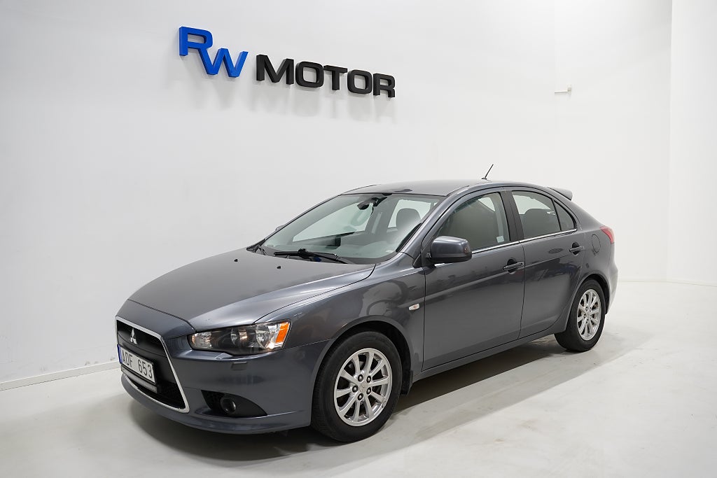 Mitsubishi Lancer 1.8 150hk M-värmare Drag Carplay Nybesiktigad Navi
