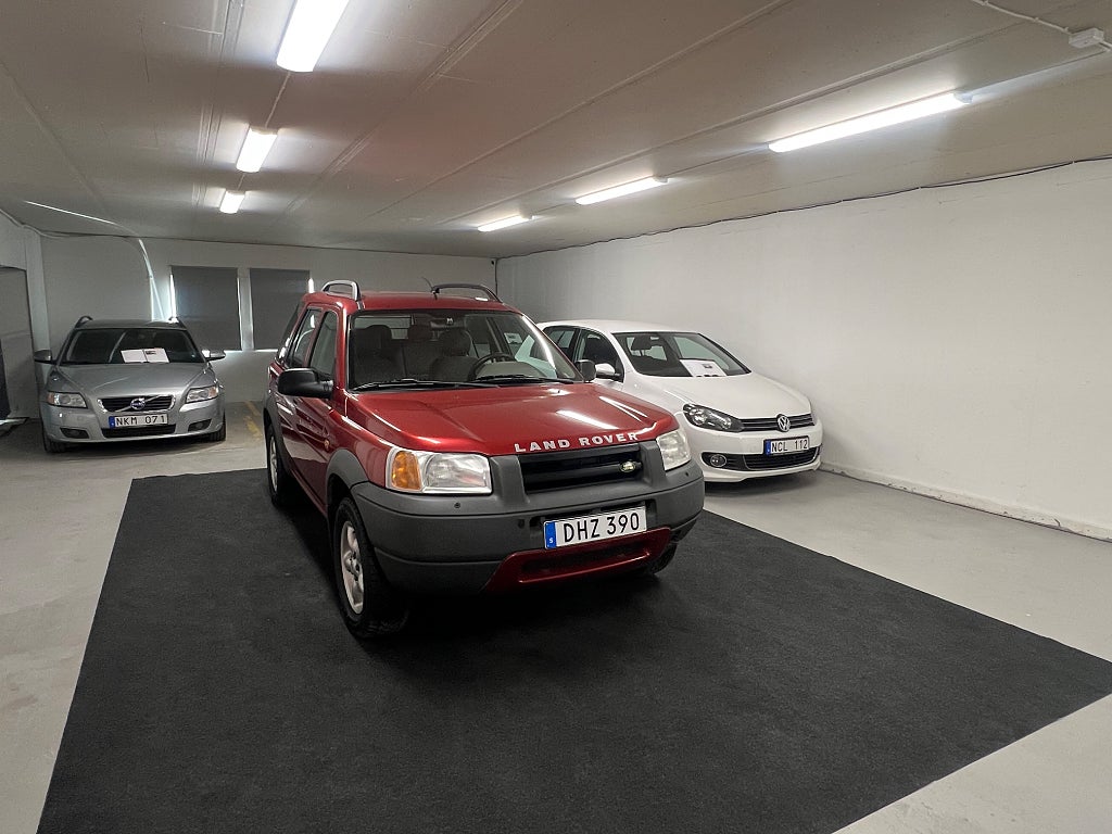 Land Rover Freelander 5-dörrars 1.8 i 4WD Ny servad