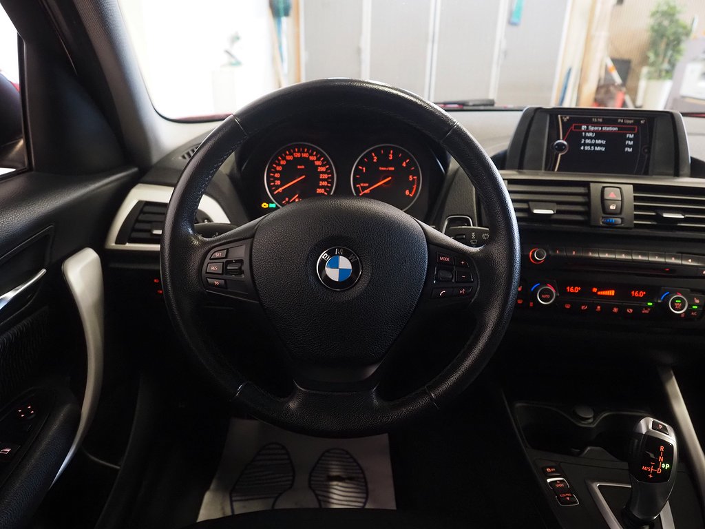 BMW 116 d 5-dörrars Steptronic  Automat P-Sensorer 2013