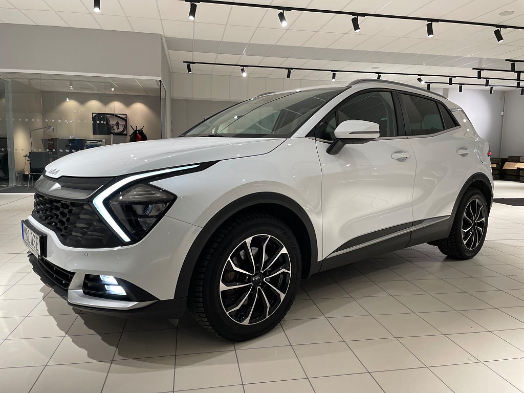 Kia Sportage Hybrid AWD Action *Vinterhjul ingår *Välservad 