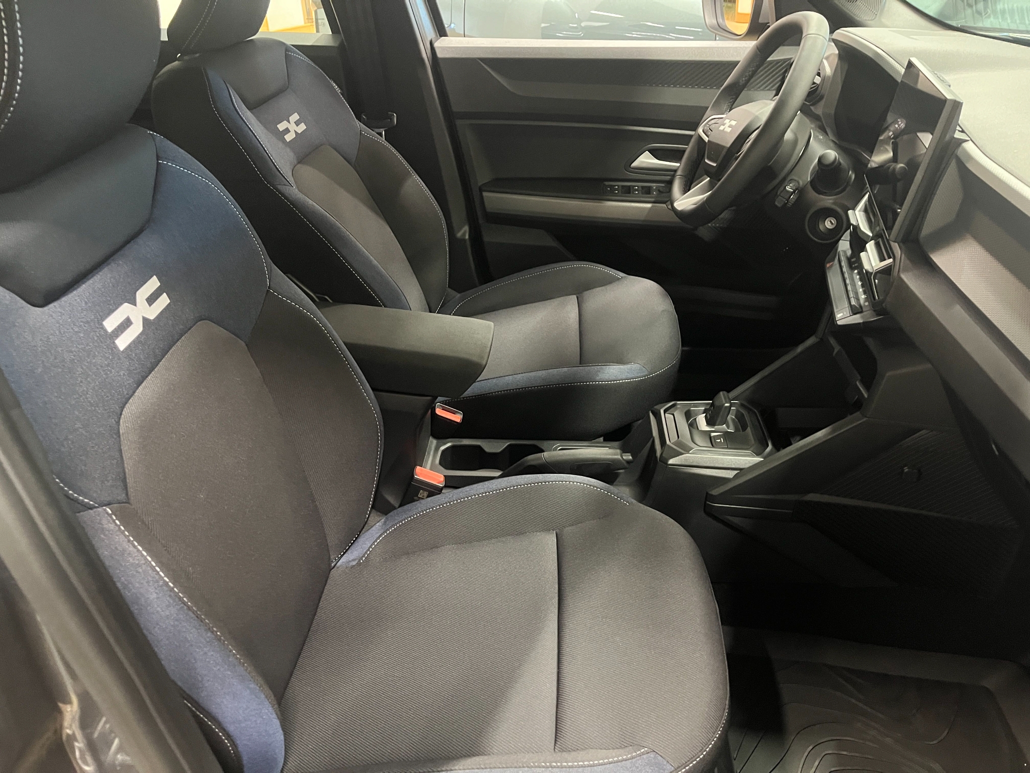 Dacia Duster Extreme hybrid 155 4x2 2026, bild 6/10