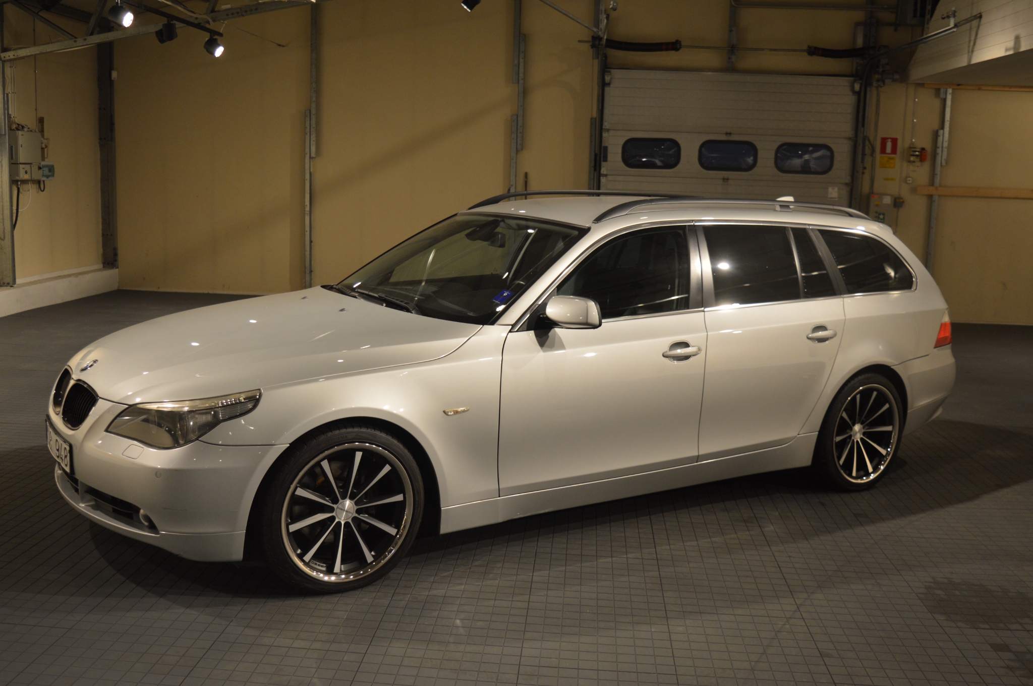 BMW 530 d Touring Euro 4 2005, kuva 5/35