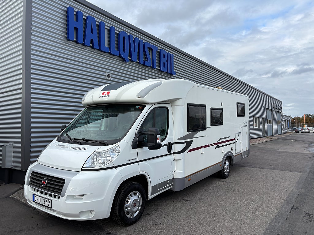 Adria Coral 670 SL Långbädd