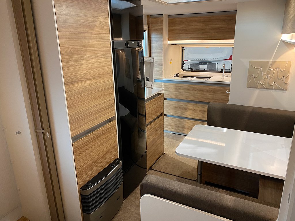 Adria Altea 542 PH / B-körkort / Markis / Queens-bed / Sittgrupp - Adria