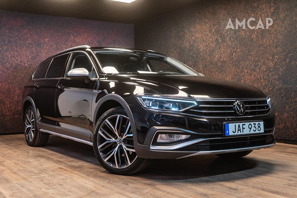 Volkswagen Passat Alltrack 2.0 TDI 4M | MOMS | IQ.LIGHT | Värmare | Cockpit | 19"