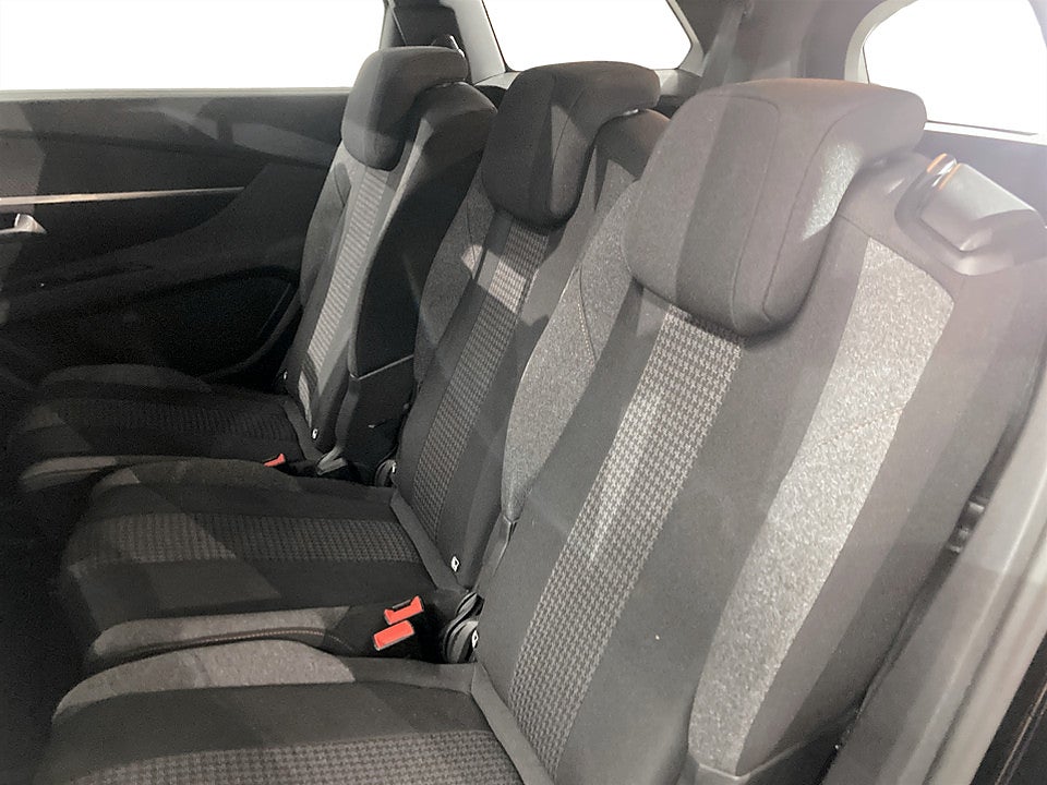 Bild på Peugeot 5008 Active Pack 1.2 PT 130hk Aut B-KAMERA CARPLAY