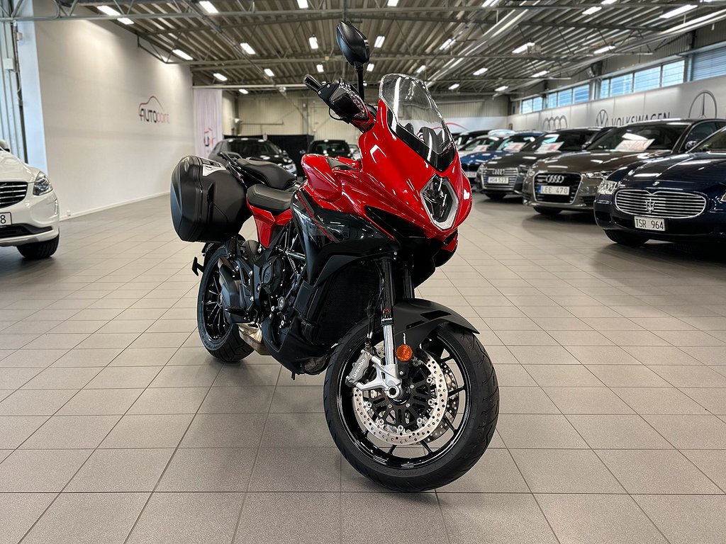 MV Agusta Turismo  Veloce 800 Rosso / Nyservad / 1 Ägare 