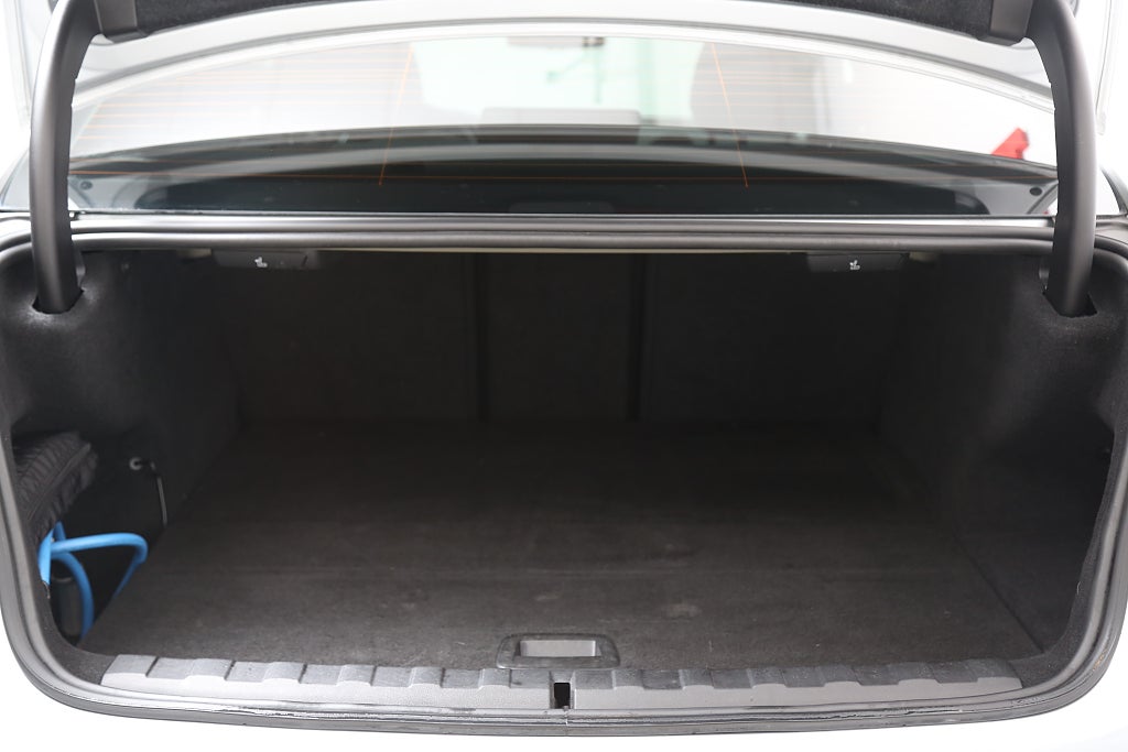 BMW 330e Sedan 292hk Steptronic Sport line Navi P-Sensorer H/K 2020