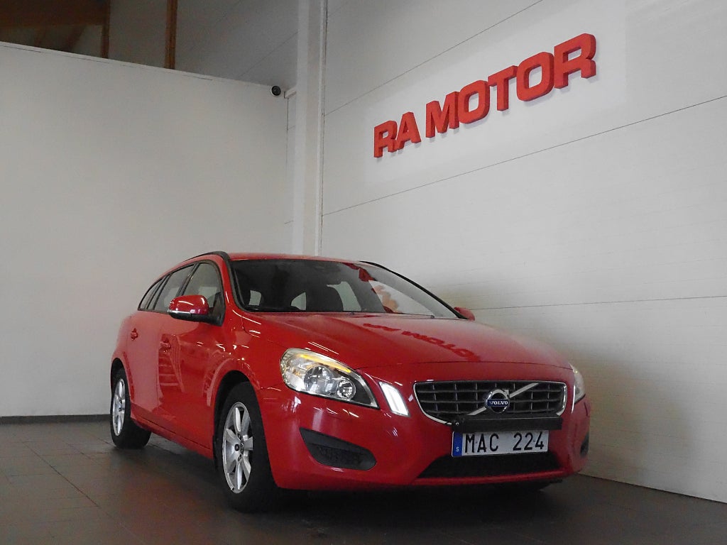Volvo V60 T4F 180hk Aut Kinetic |Drag|Värmare|Keyless| 2012