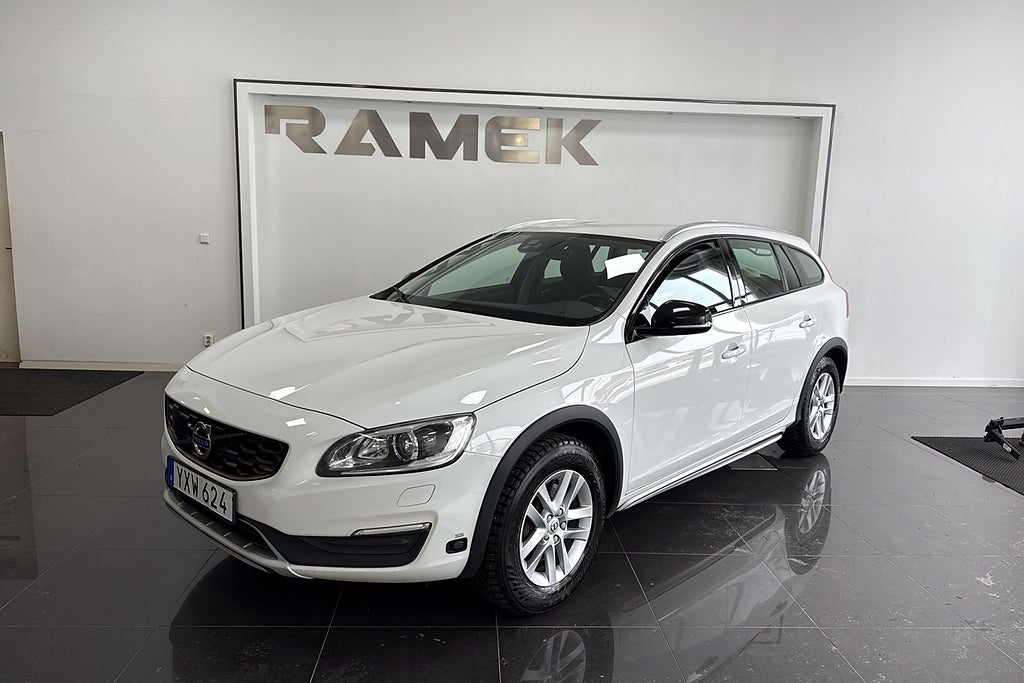 Volvo V60 Cross Country D3 Aut Momentum Drag Blis Rattvärme