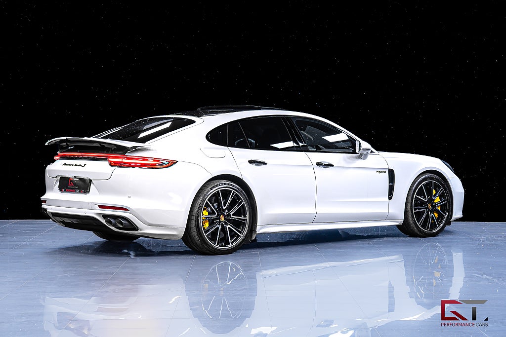 Porsche Panamera Turbo S E-Hyb PCCB Bur3D PDCC SportDesign Pano 18-vägs
