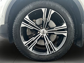 Volvo XC40 Recharge T4 R-Design Drag/360/HuD/SoV-Däck/Rattvärm – bild 14