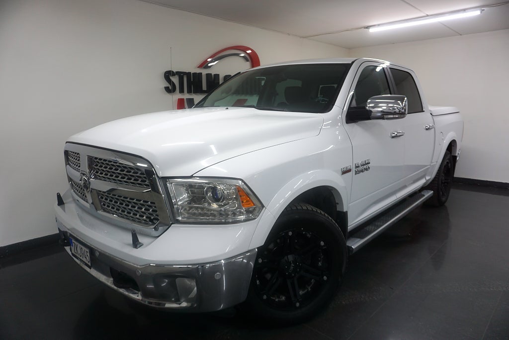 RAM 1500 Crew Cab 5.7 V8 HEMI 4x4 Laramie Taklucka, Flak, MOMS