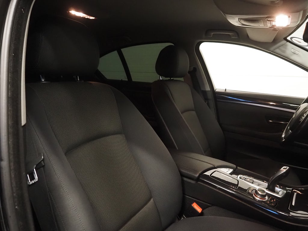 BMW 520d xDrive 184hk Sedan Automat P-Sensorer HiFi 2014