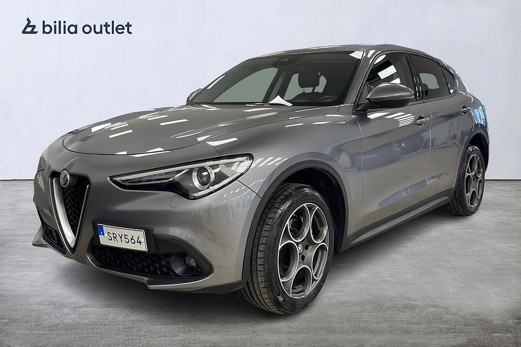 Alfa Romeo Stelvio 2.2 JTD Q4 Drag Keyless Skinn Nyservad