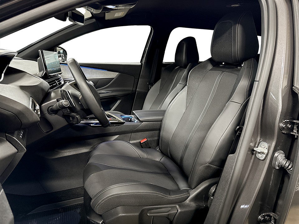 Bild på Peugeot 5008 GT 1.2 PT 130hk Aut 7-SITS B-KAMERA NAV