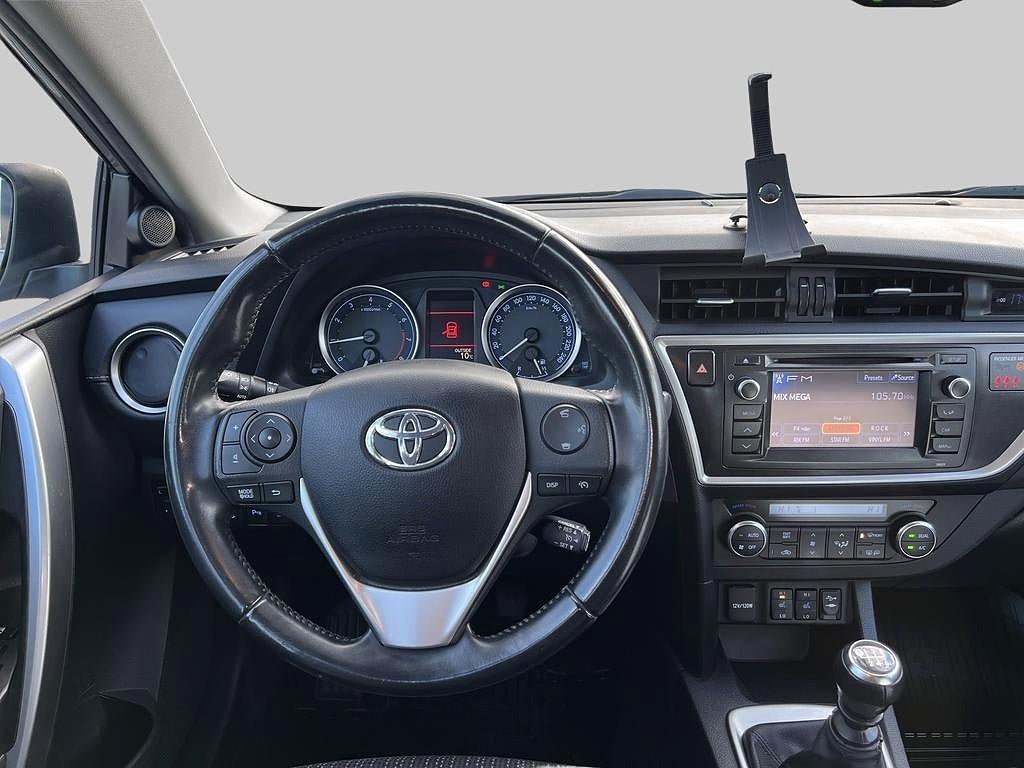 Toyota Auris 2013 - miniatyr 8