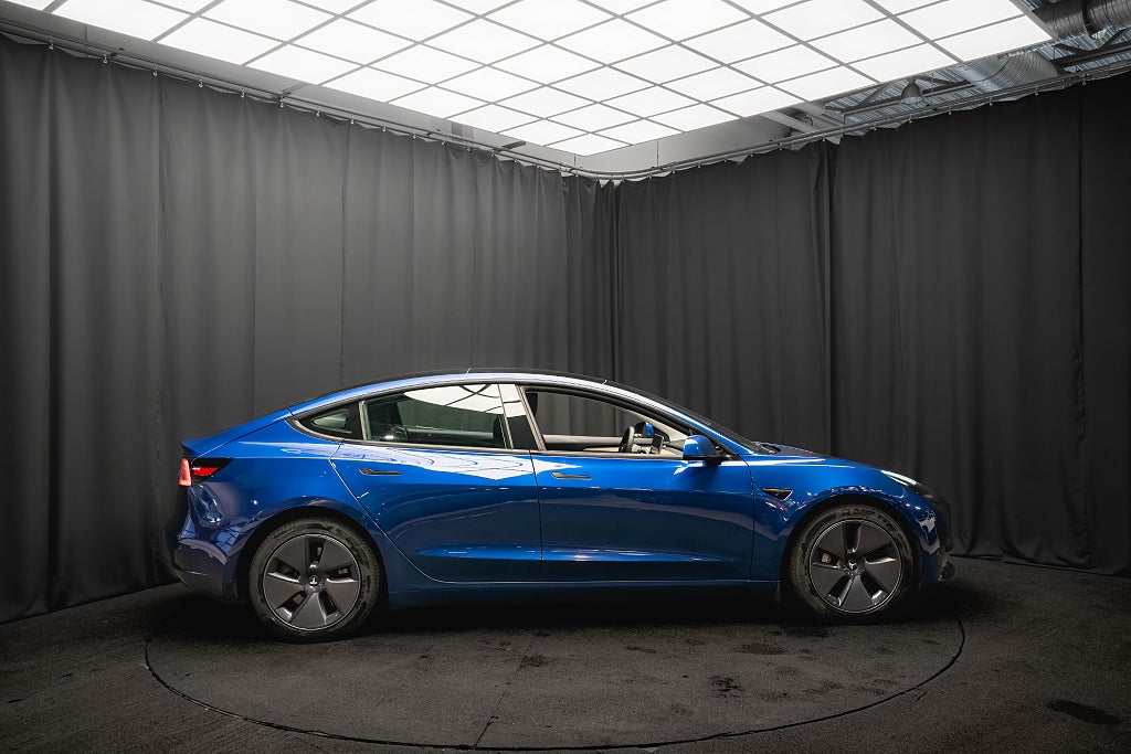 Tesla Model 3 Long Range AWD DRAG PANO LÄDER VÄRMEPUMP 1-ÄGARE MOMS