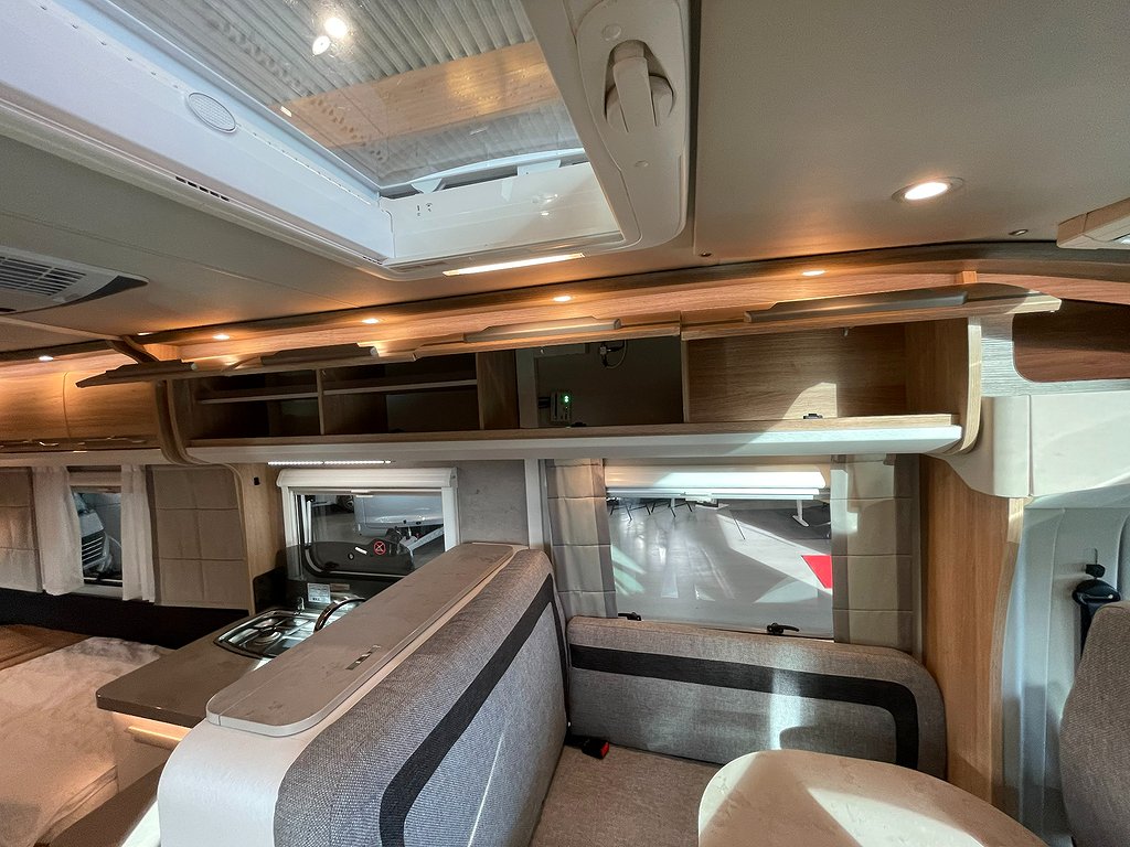 Knaus Sky TI 700 MEB  /Hyd-stöd/AC bodel/Solcell/Badrum bak - Knaus