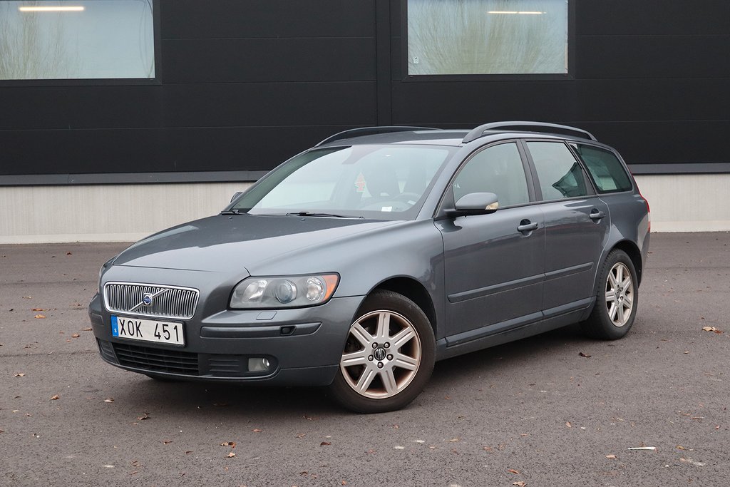 Volvo V50 1.8 / Dragkrok / Skinnklädsel / Fullservad / 2 ÄGAR