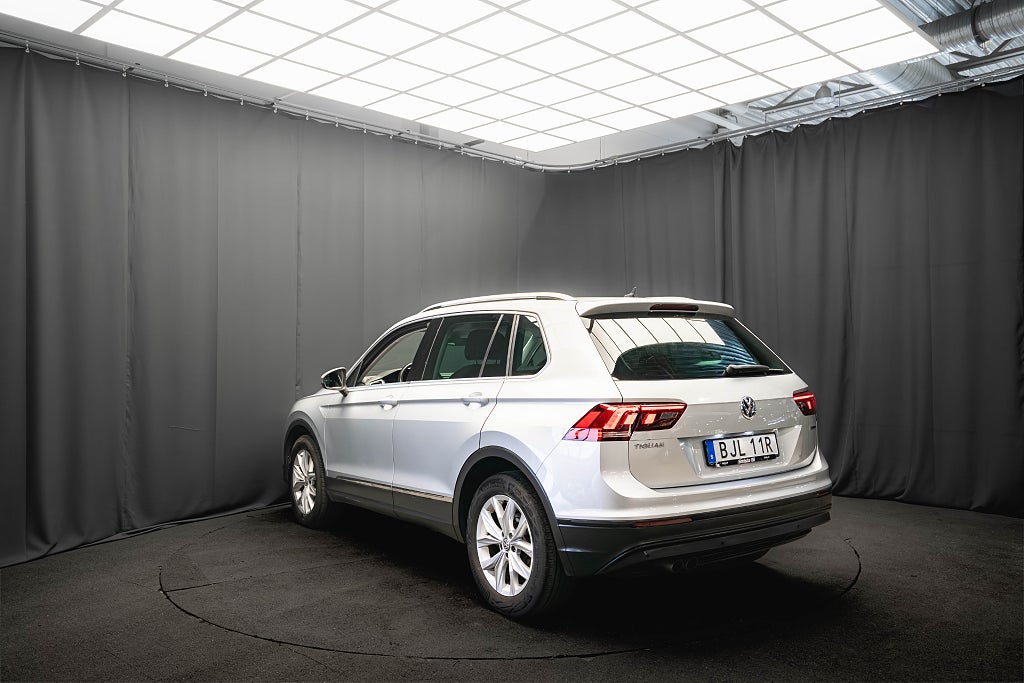 Volkswagen Tiguan TSI 4Motion B-VÄRMARE DRAG ADAPTIV-FART CARPLAY 190hk