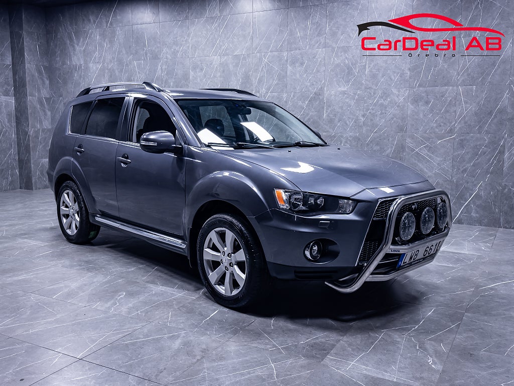 Mitsubishi Outlander 2.4 4WD Comfort M-Värmare Extraljus Skinn Dragkrok
