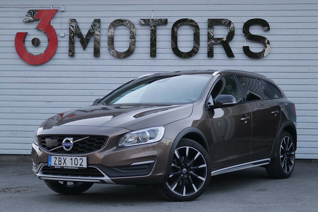Volvo V60 Cross Country D4 AWD Classic Summum Adaptiv farthållare Drag