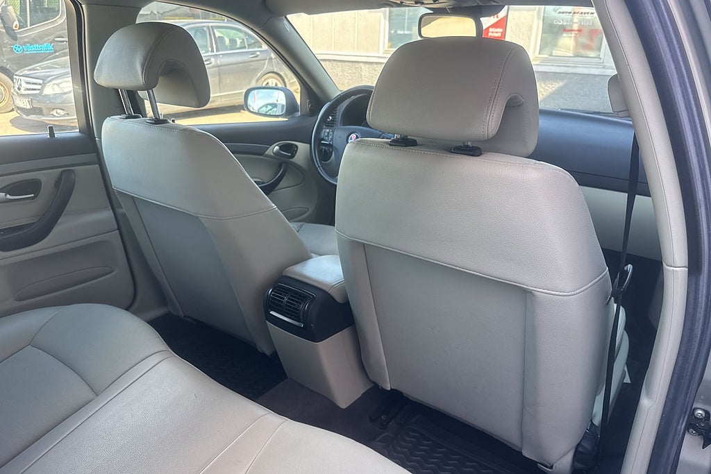 Saab 9-3 SportCombi 1.8t BioPower Linear | 150 ch | BVM | Bi-xénon | Sièges chauffants | Climatisation bizone | Révision récente