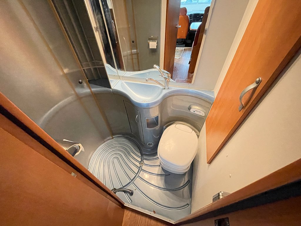 Eura Mobil TI 560 LB /B-körkort/Dragkrok/Taksäng/Ugn - Eura Mobil