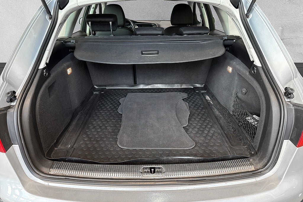 Audi A4 Avant 2.0 TDI Välservad Dragkrok