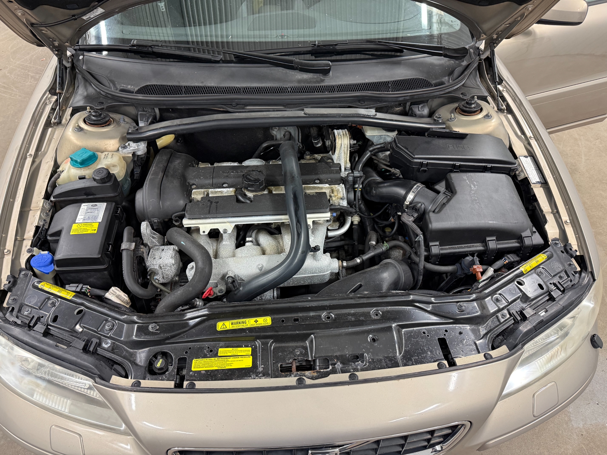 Volvo S60 2.5T Momentum 210Hk 2005, kuva 7/37