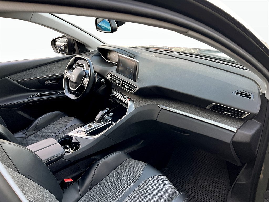 Bild på Peugeot 5008 Allure 1.2 PT 130hk Aut - B-KAMERA, DRAG