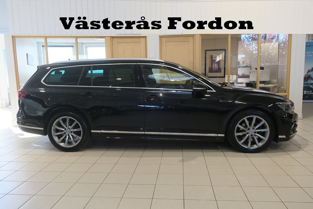Volkswagen Passat 2.0 TDI 4M R-Line Drag Värmare Rattvärme Navi Kamera 