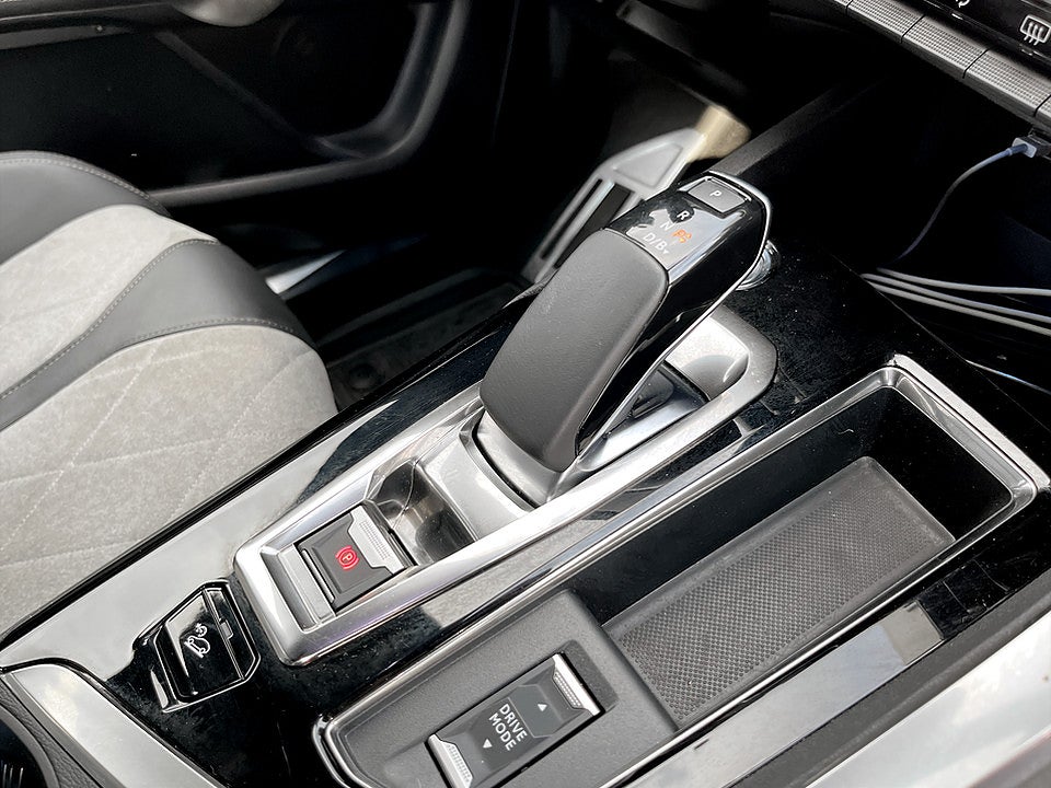 Bild på Peugeot 3008 GT PHEV HYBRID4 300hk Aut B-KAMERA CARPLAY