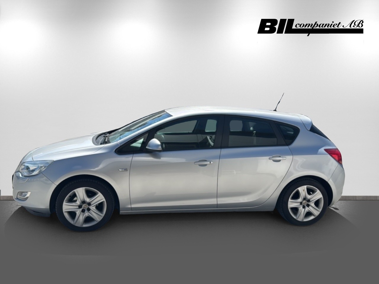 Opel Astra 1.6 Manuell, 115hk 2011, bild 4/42