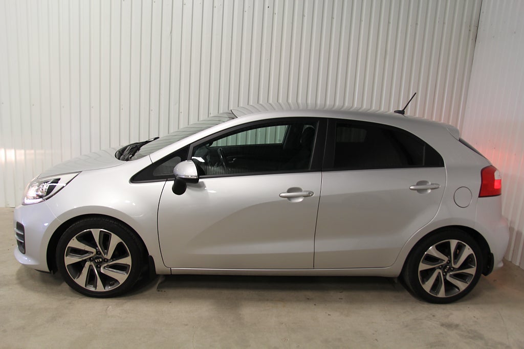 Kia Rio 5-dörrar 1.2  dragkrok(löstagbar), NAV, P-sensor, BT