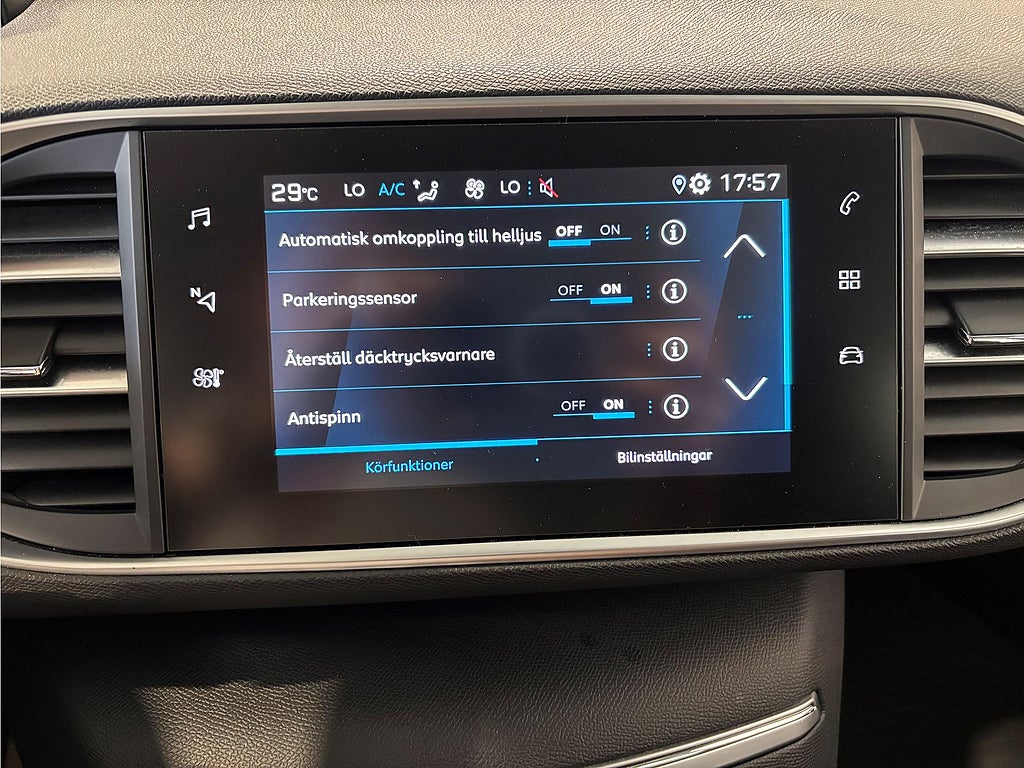 Bild på Peugeot 308 5D Allure 1.2 PT 130hk - CARPLAY, BACKSENSORER