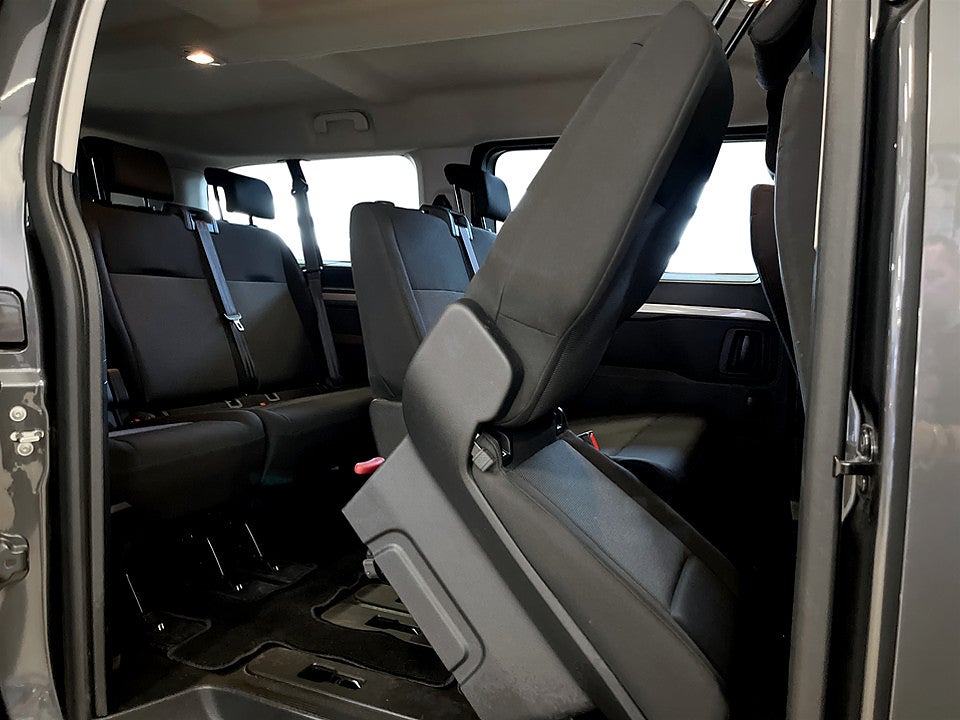 Bild på Citroën SpaceTourer ST PLUS 2.2 BHDi 180hk Aut B-KAMERA NAV
