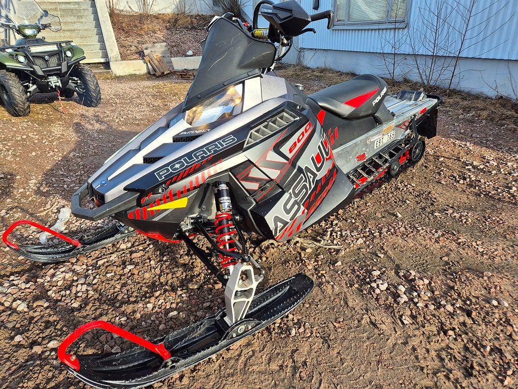 Polaris 800 Switchback Assault 144"