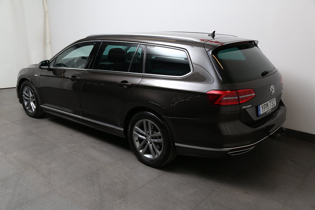 Volkswagen Passat TDI 190hk 4M Executive R-Line Drag Värmare 2018