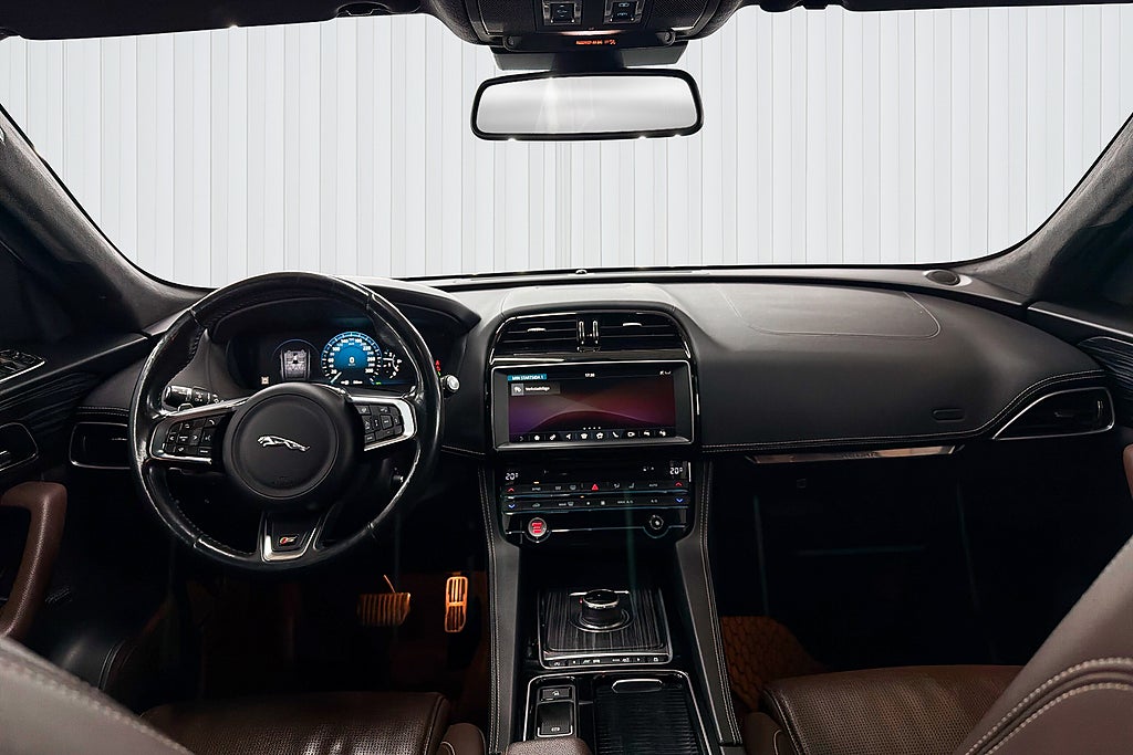Jaguar F-PACE 2017