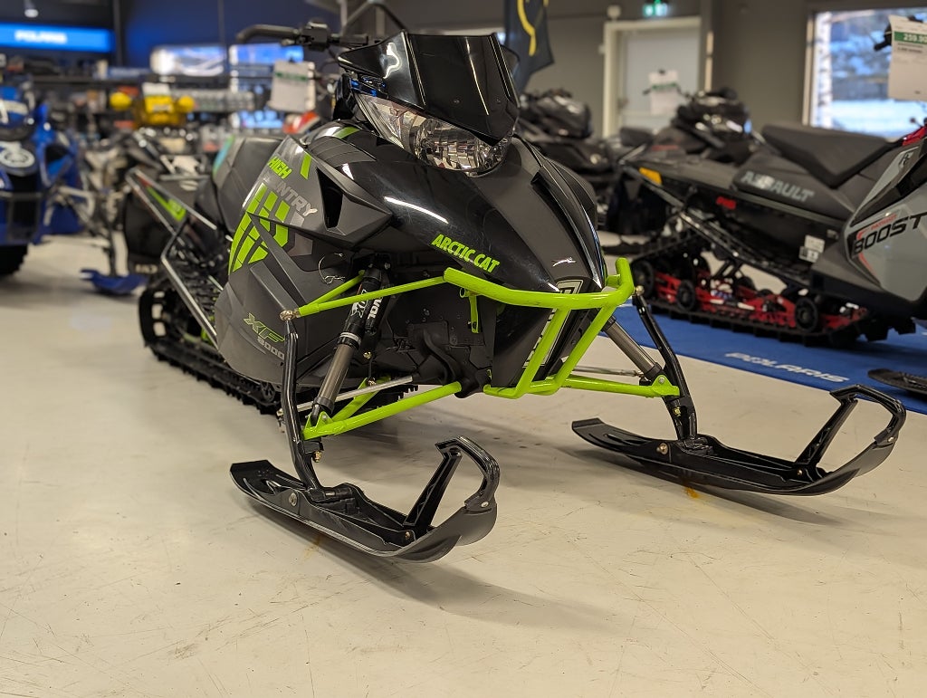 Arctic Cat XF 8000 HC 