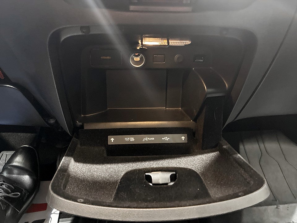 Bild på Citroen C4 Spacetourer Shine 1.2 e-THP 130hk Aut B-KAMERA DRAG